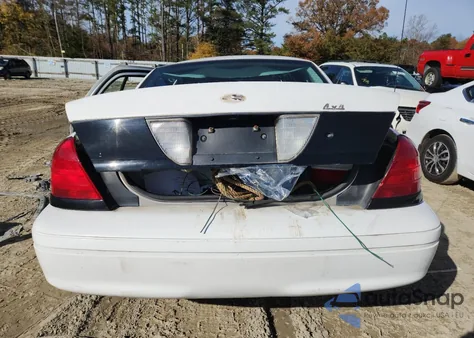 2005 Ford Crown Victoria Police Interceptor z USA, uszkodzony, nr VIN 2FAFP71W75X116652